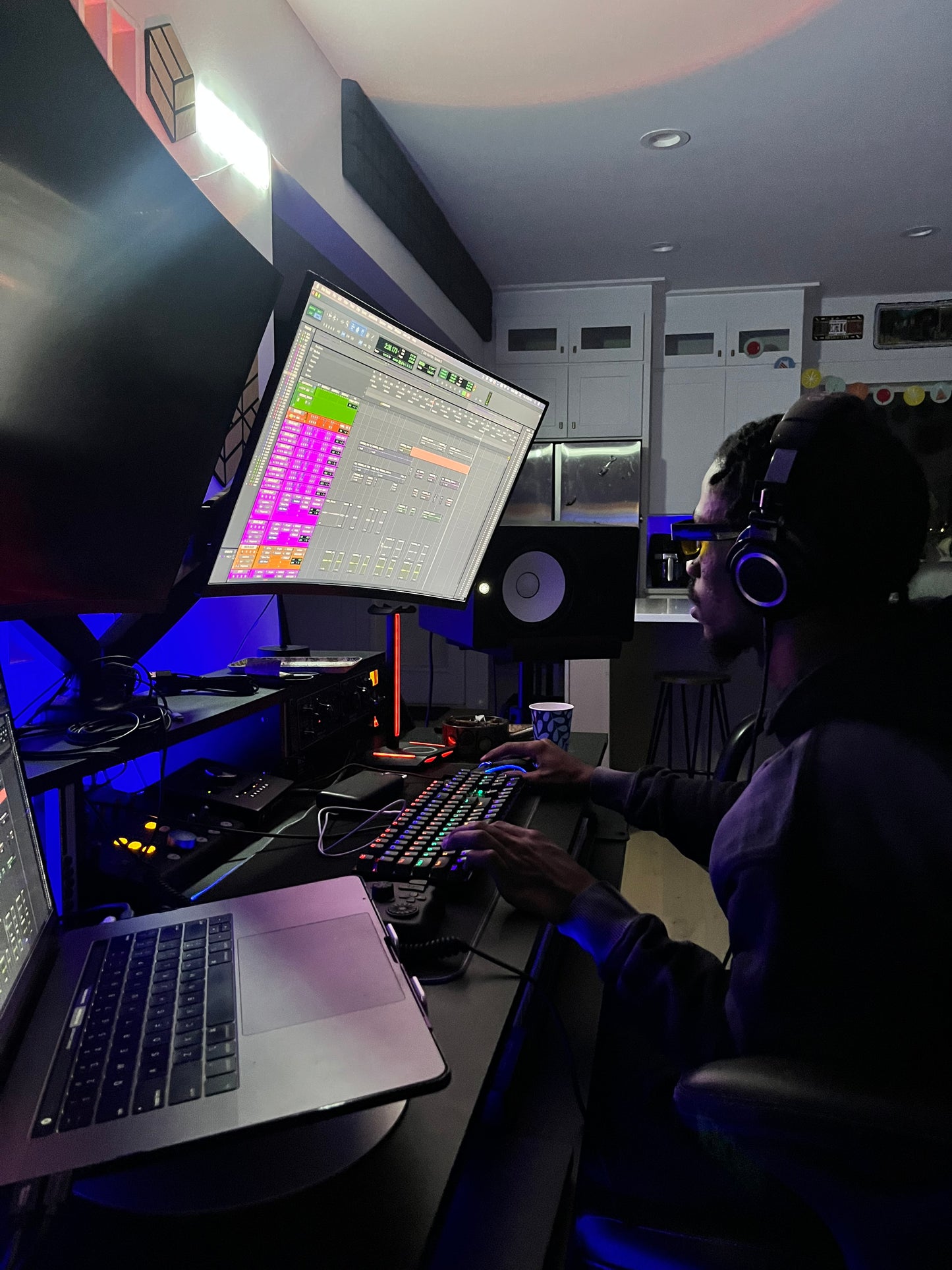 BECOME AN ENGINEER/PRODUCER IN 4 WEEKS🔥 (ONLINE + IN PERSON)